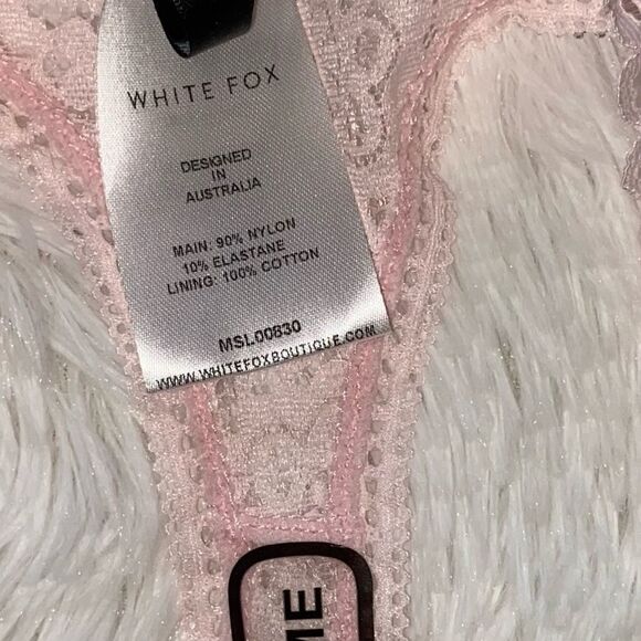 WHITE FOX Boutique Thong Think of you Panty Powder Pink Lace NEW Size Large - Picture 9 of 12